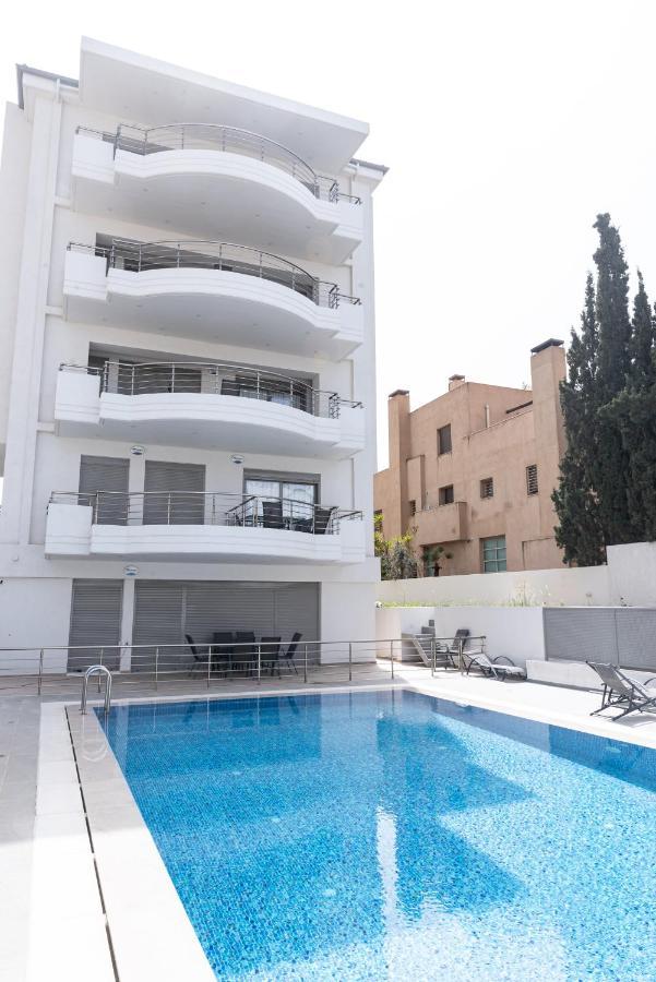 Design Apartment With Swimming Pool Near The Beach أثينا المظهر الخارجي الصورة