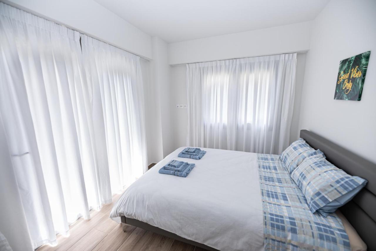 Design Apartment With Swimming Pool Near The Beach أثينا المظهر الخارجي الصورة