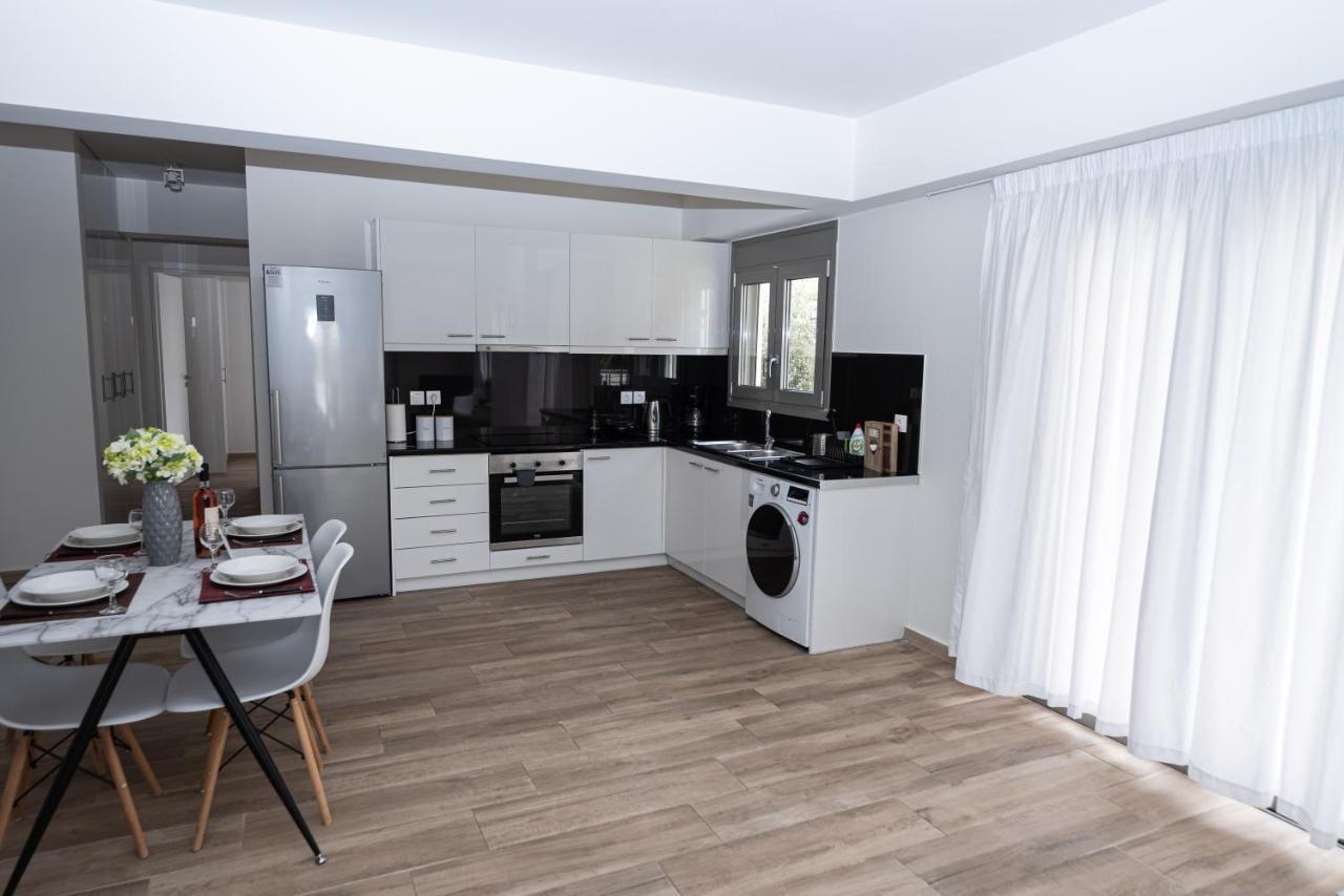 Design Apartment With Swimming Pool Near The Beach أثينا المظهر الخارجي الصورة