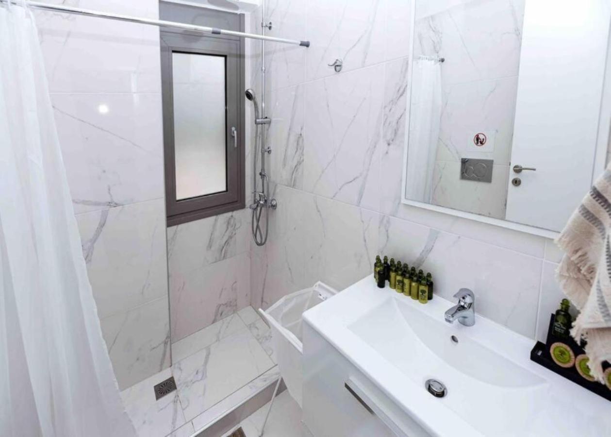 Design Apartment With Swimming Pool Near The Beach أثينا المظهر الخارجي الصورة